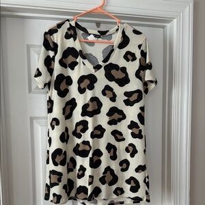 Leopard Print V-Neck T-Shirt